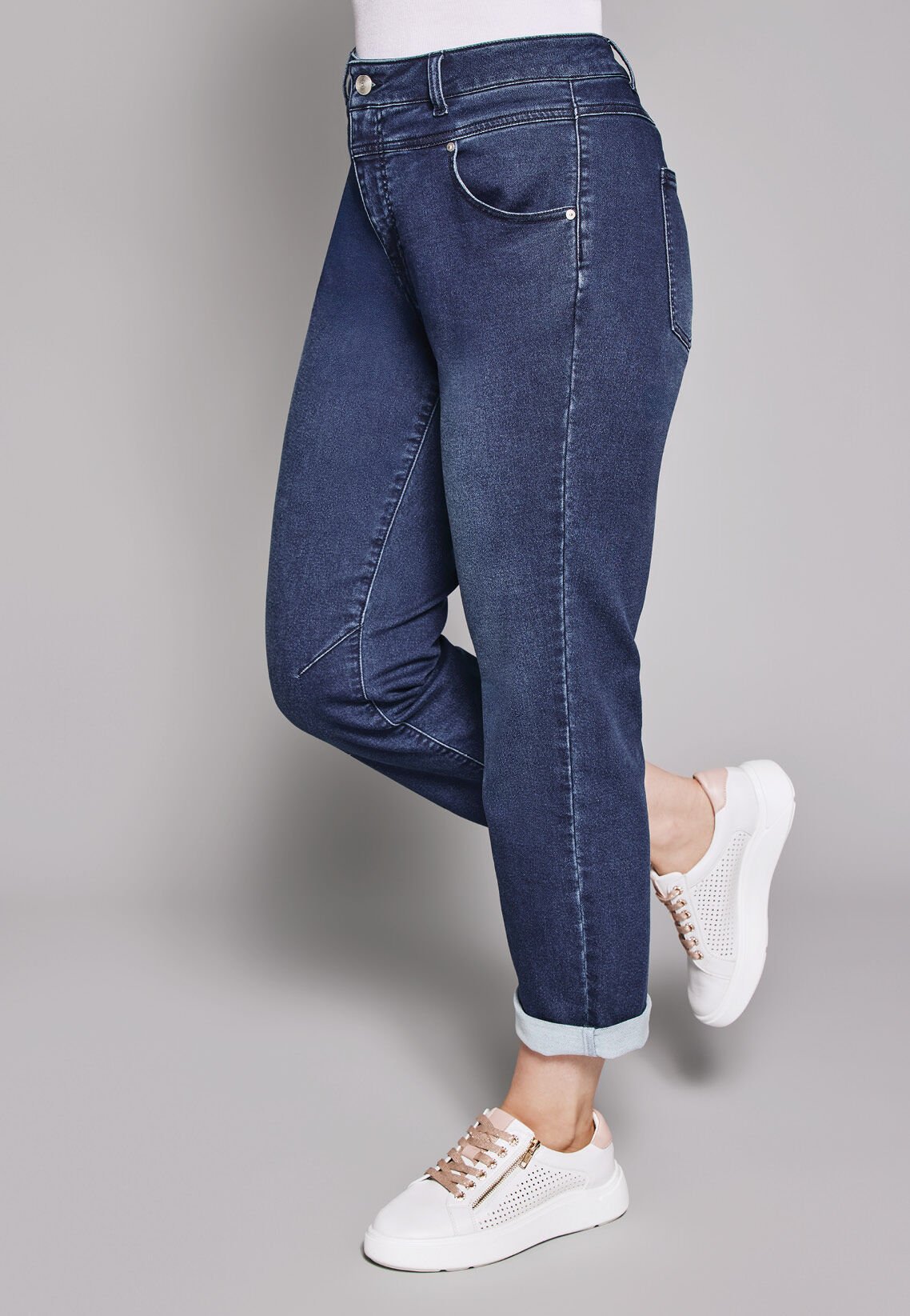 THE EASY FIT JEAN