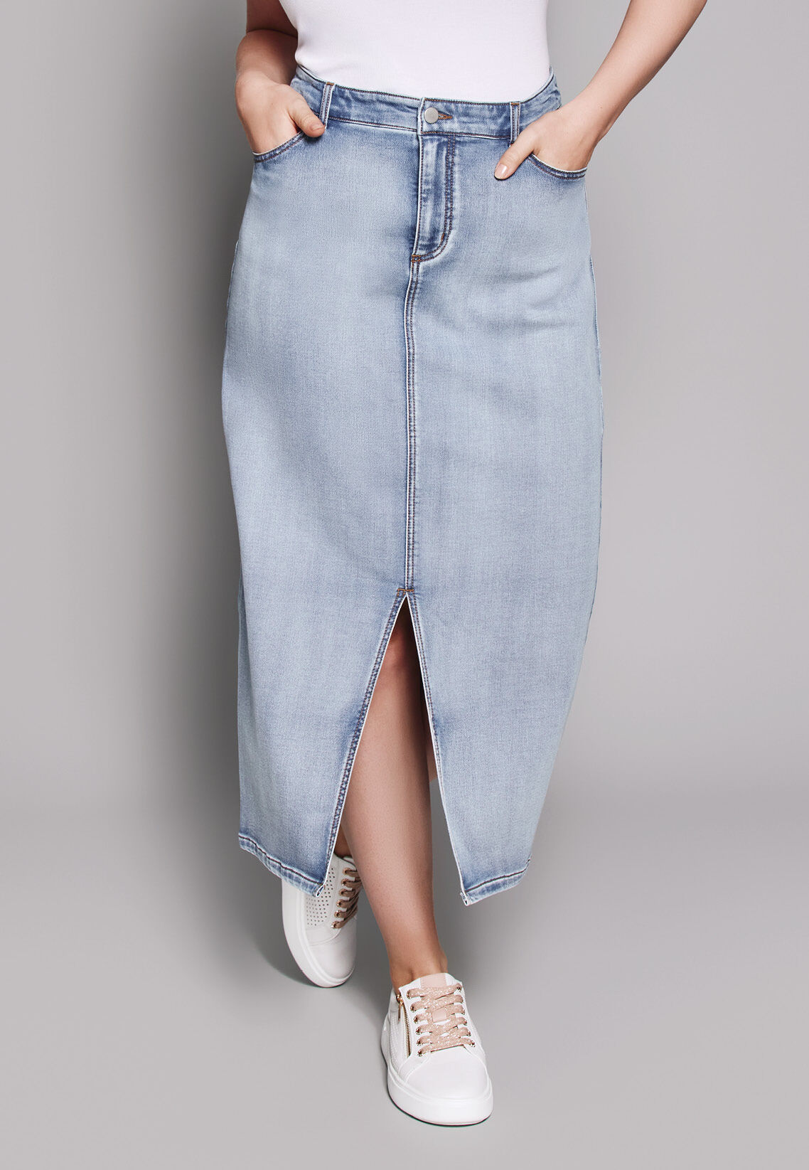 THE DENIM MAXI SKIRT