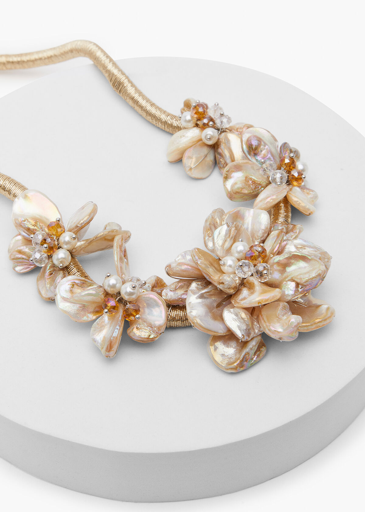 Shell top statement necklace