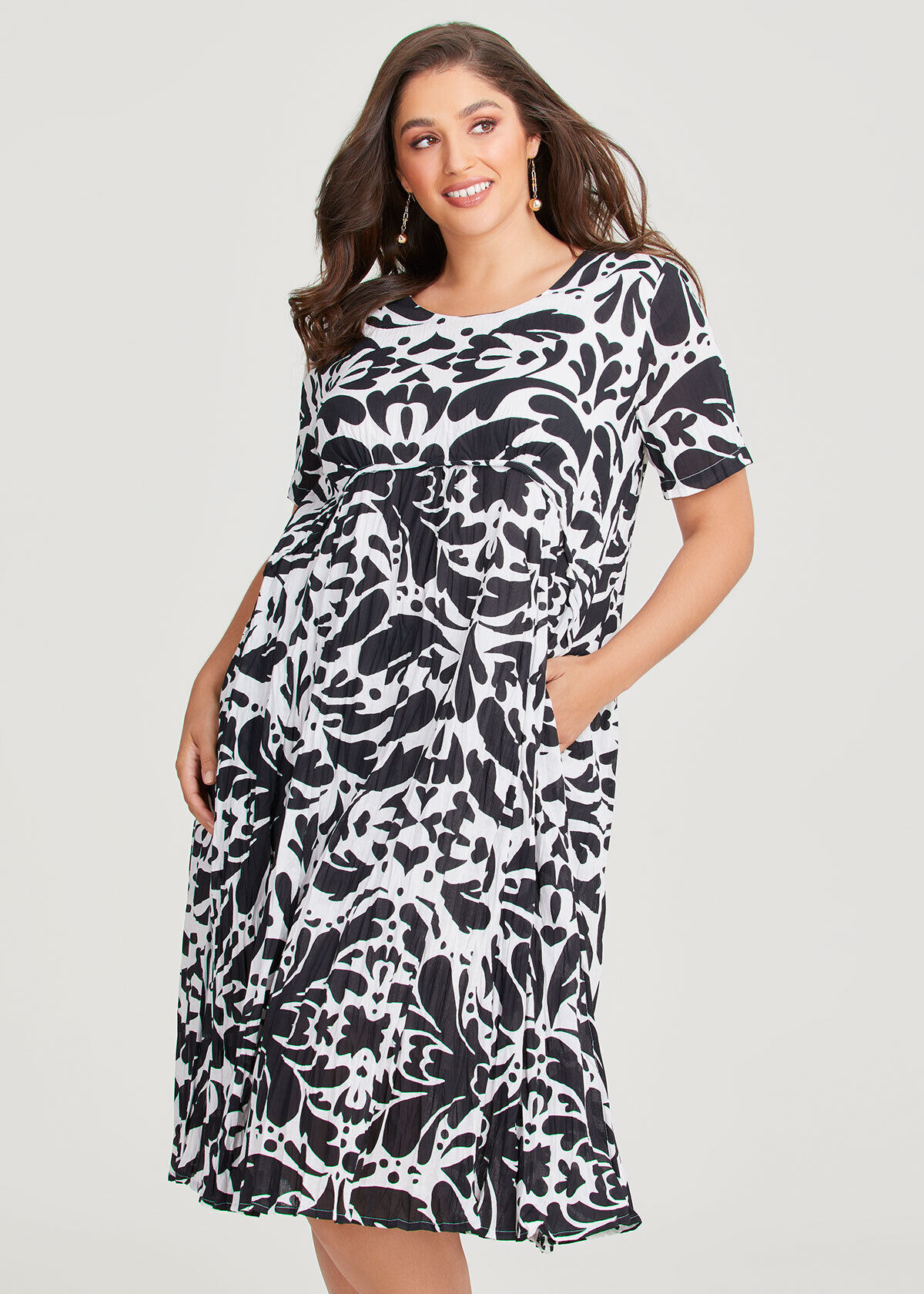 Shop Plus Size Cotton Gauze Favourite Dress in Black Taking Shape NZ