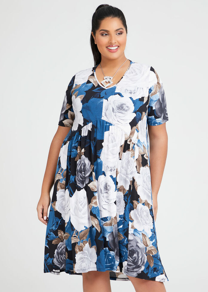 Shop Plus Size Bouquet Floral V-neck Dress, Blue Taking Shape AU