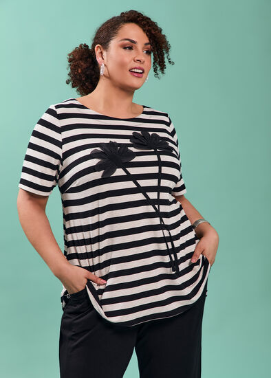 Plus Size Natural Floral Applique Top