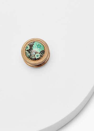 Wonder Clothes Magnet Brooch