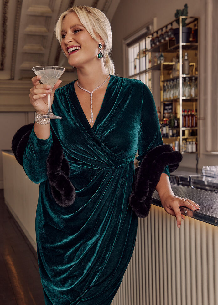 dark green velvet dress plus size Shop Plush Cocktail Dress, new in women Actual color may vary Color:Choco Brown Stradivarius Gathered Midi Strap Formal gown