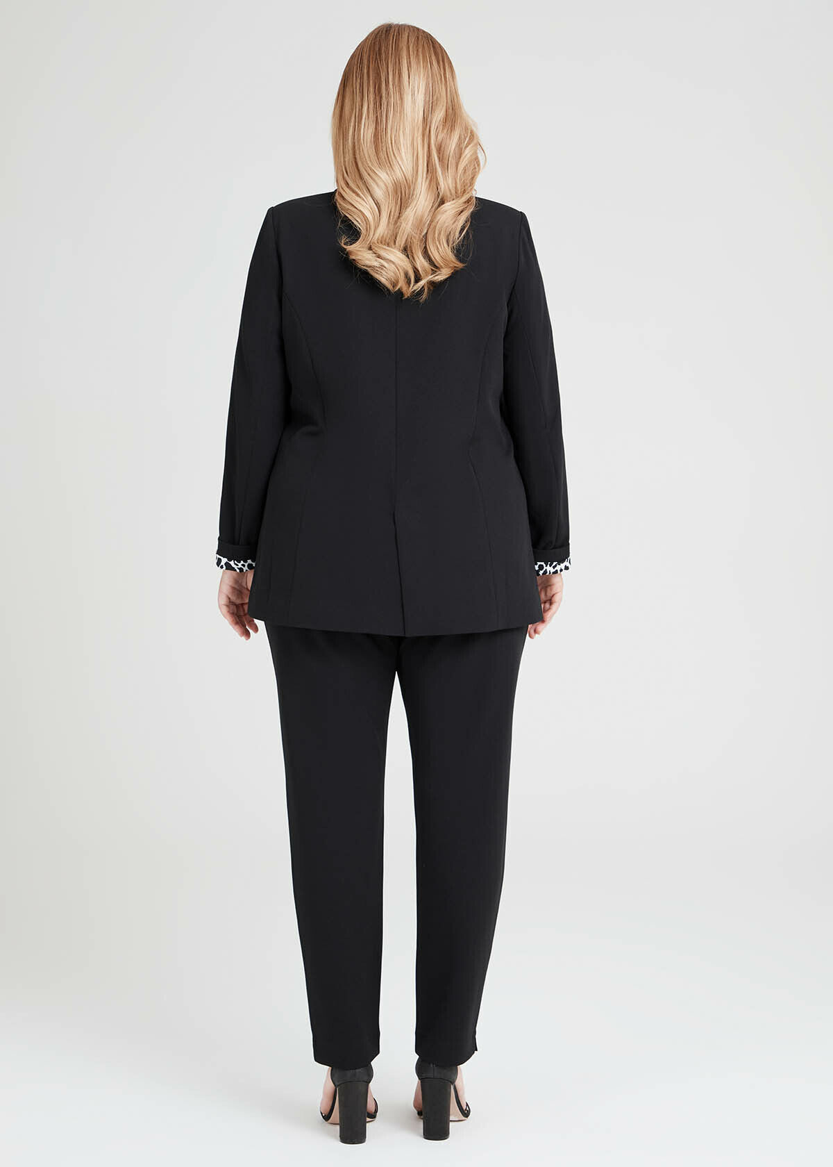 how to tell what size a suit jacket is