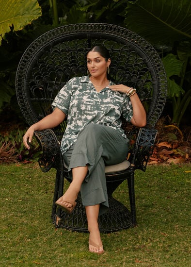 Plus Size Linen Blend Drift Top