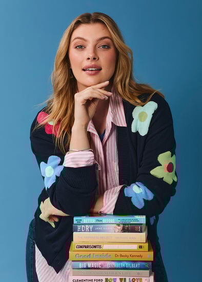 Plus Size Flower V-neck Crop Cardigan