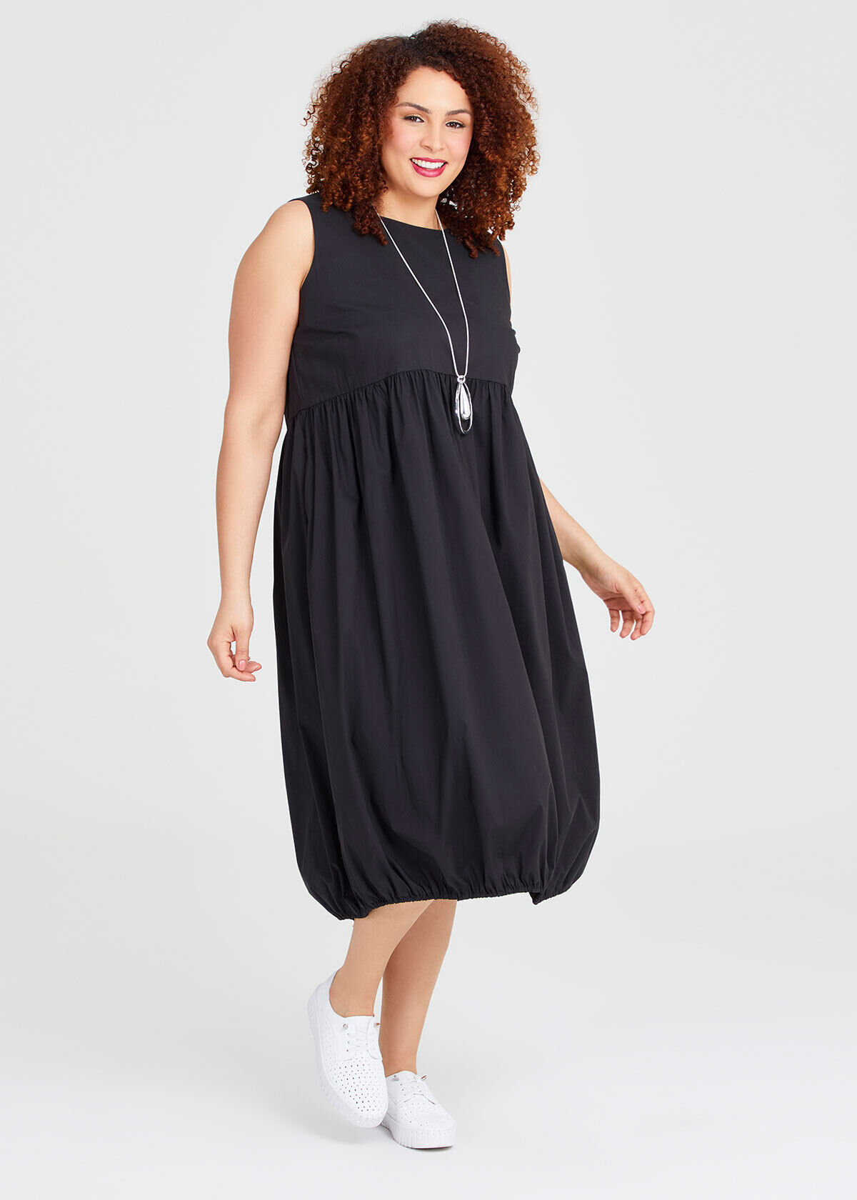 Plus size black dresses canada clearance