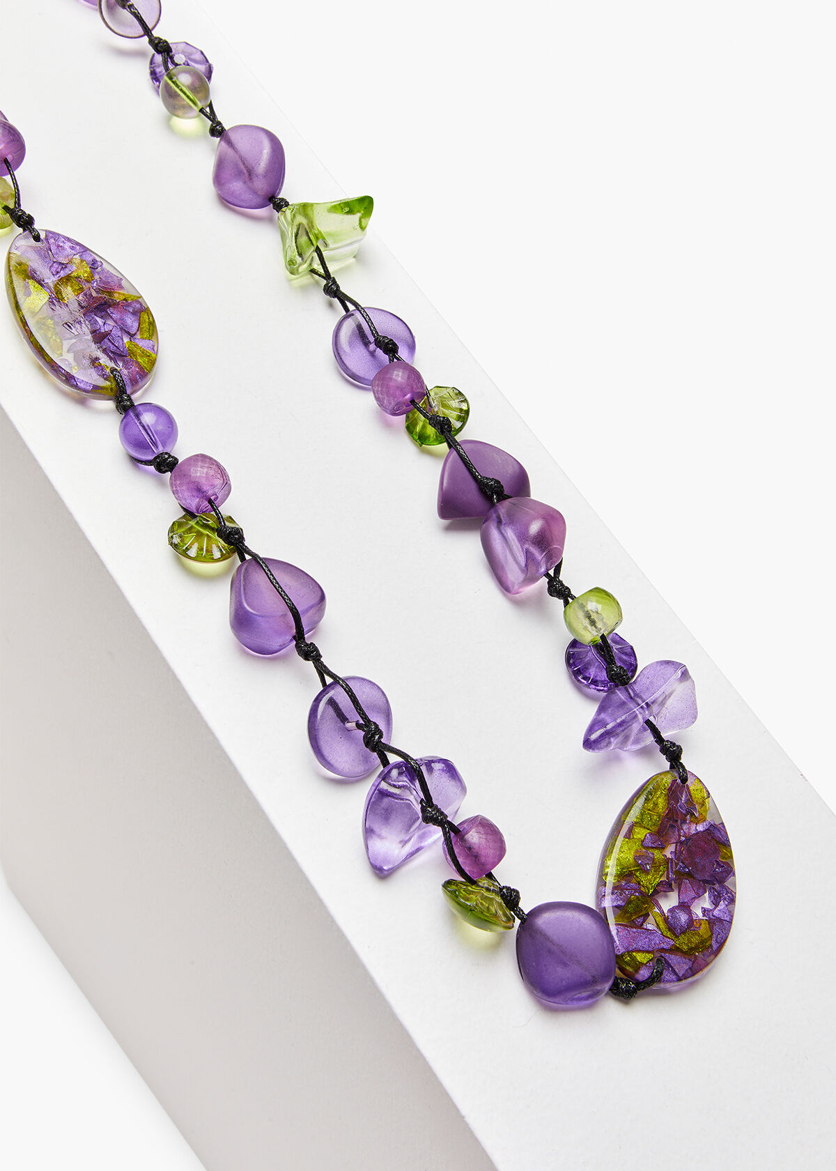 Resin outlet bead necklace