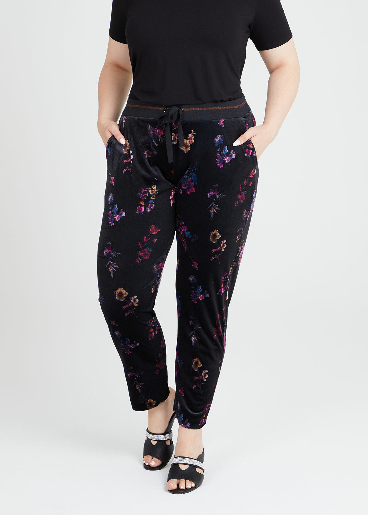 Velvet Jogger Pants (Plus Size - Black) – In Pursuit Mobile Boutique ||  Apparel, Accessories & Gifts Saint John, New Brunswick