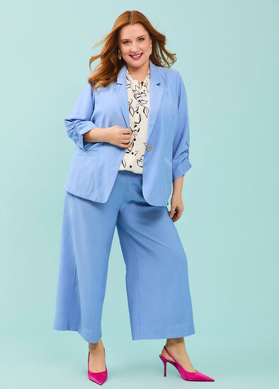 Plus Size Leila Bronte Outfit