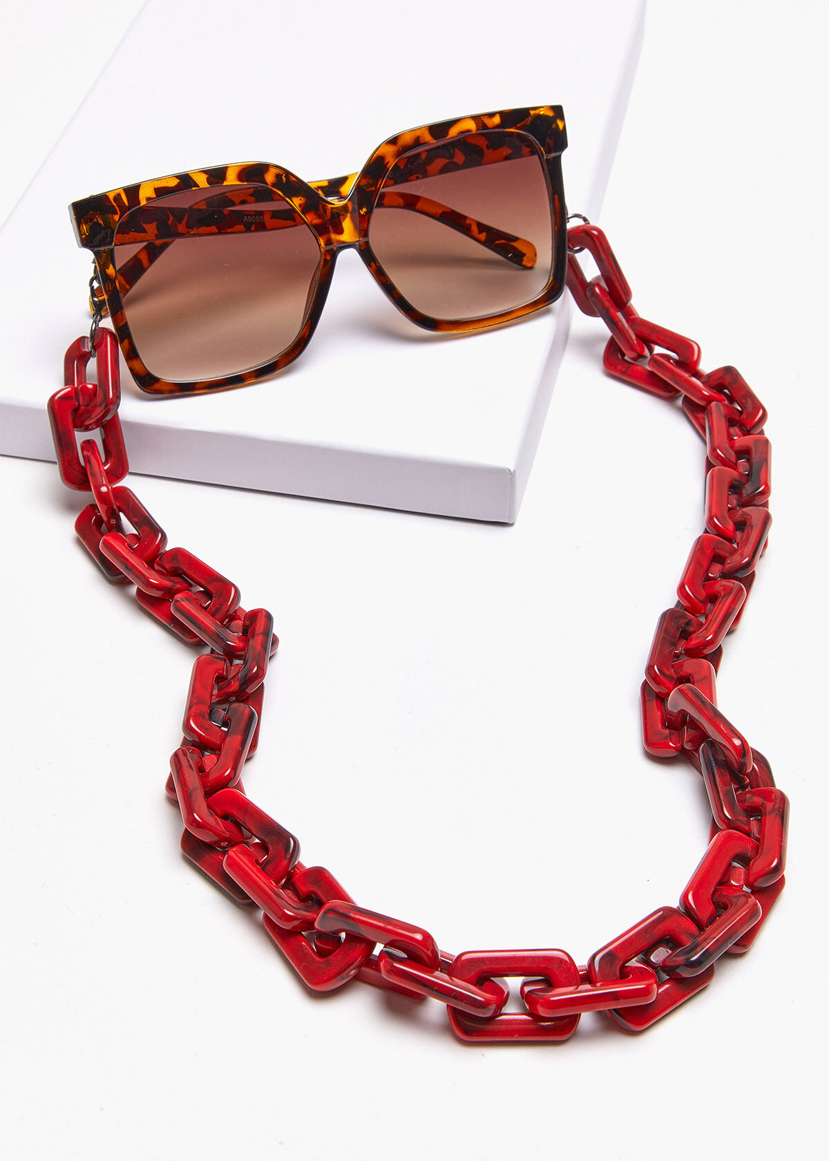 Red Links Glasses Chain