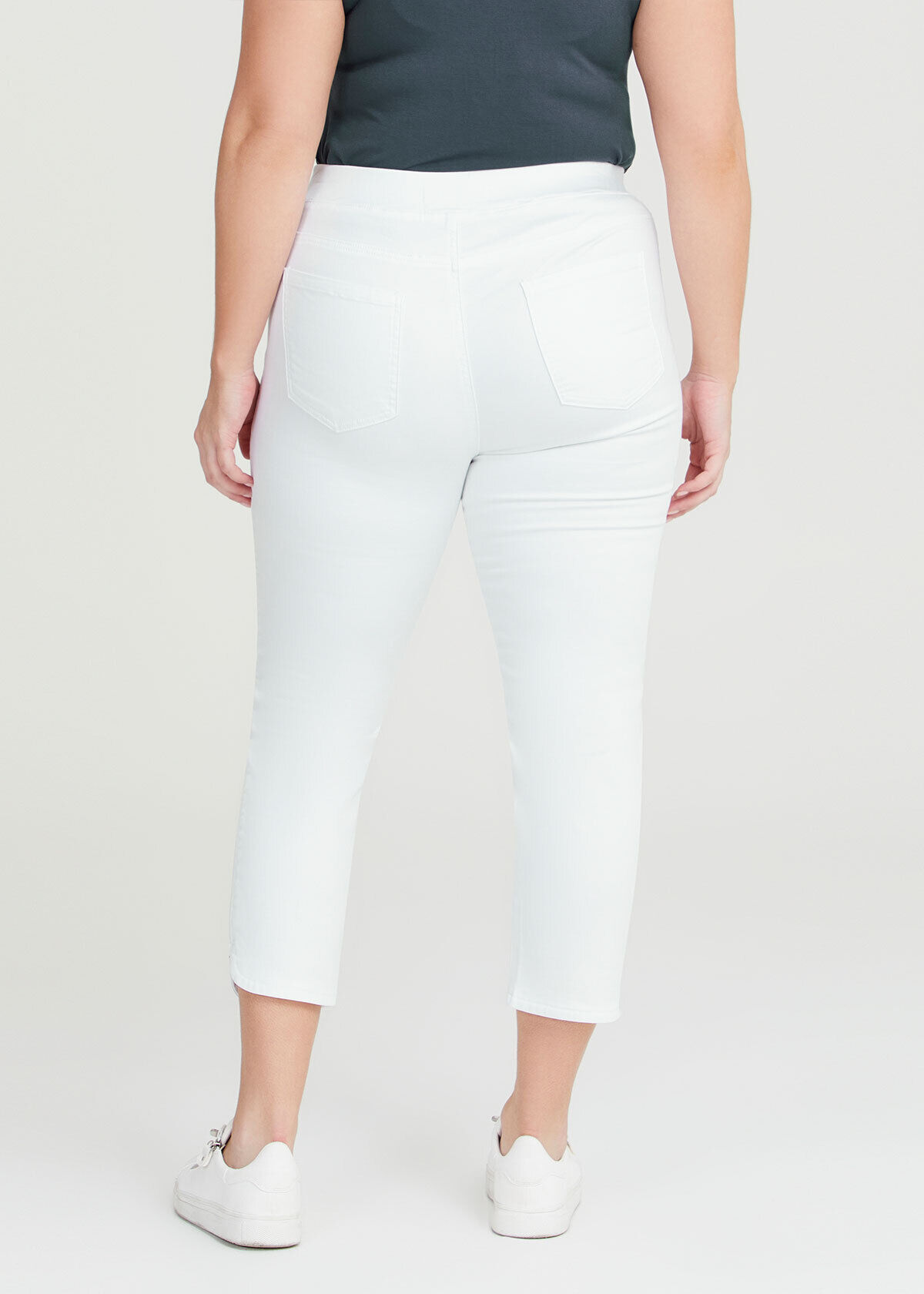 White jean capri pants hotsell
