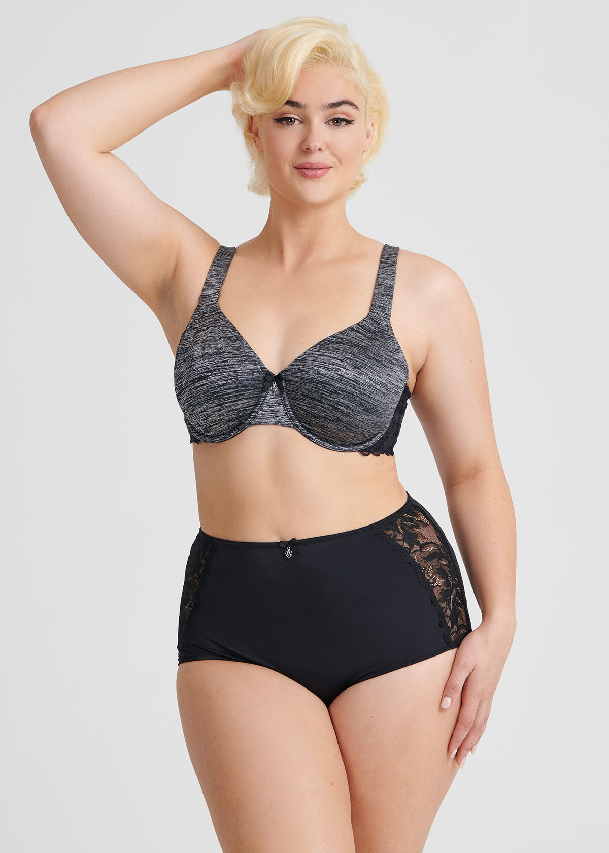 T-shirt Bra Sizes 14-18 in Grey in 