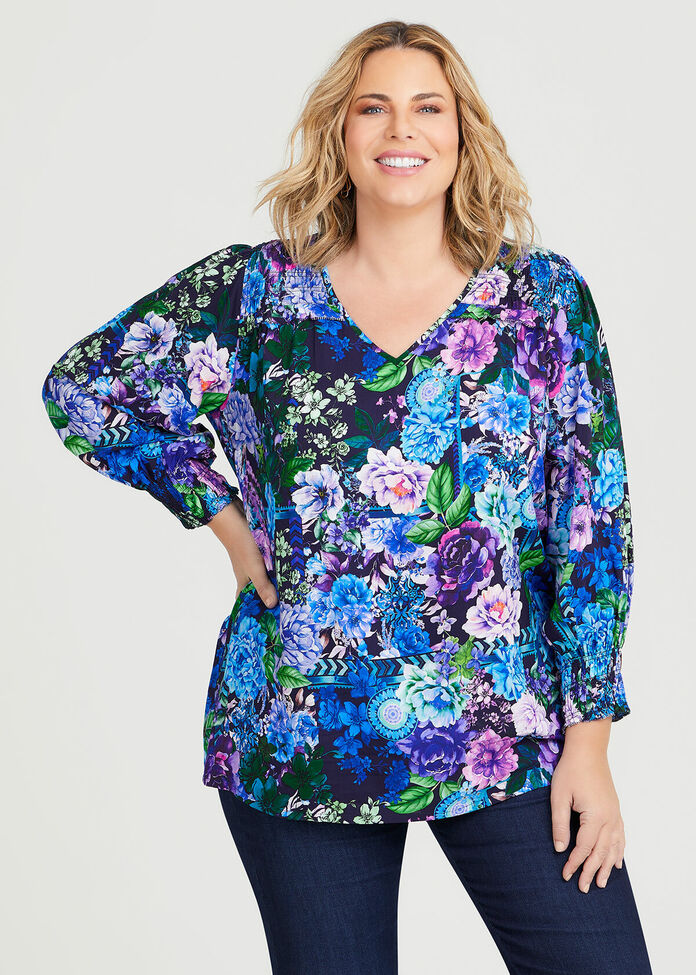 Plus Size Solid V-neck Boxy Top