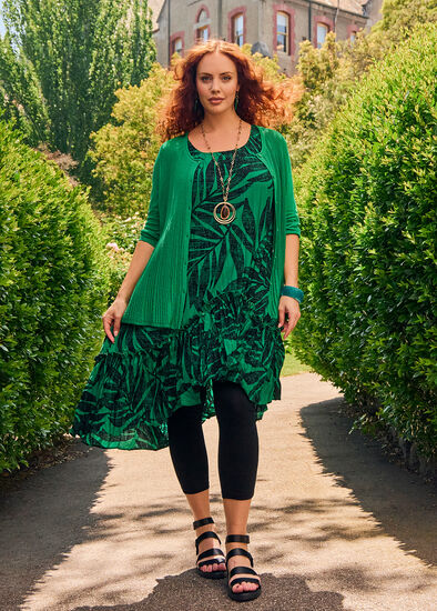 Plus Size Palm Plisse Outfit