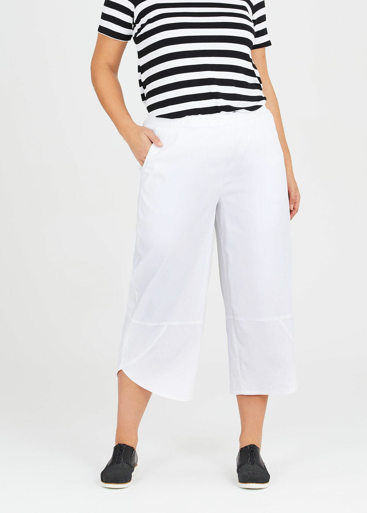 Tencel Trapeze Wide Leg Pant in White 