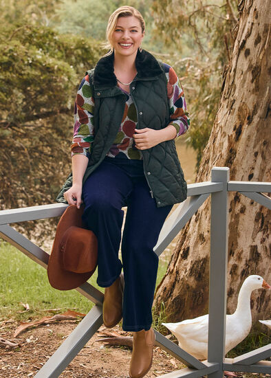 Plus Size Abstract Horizon Outfit
