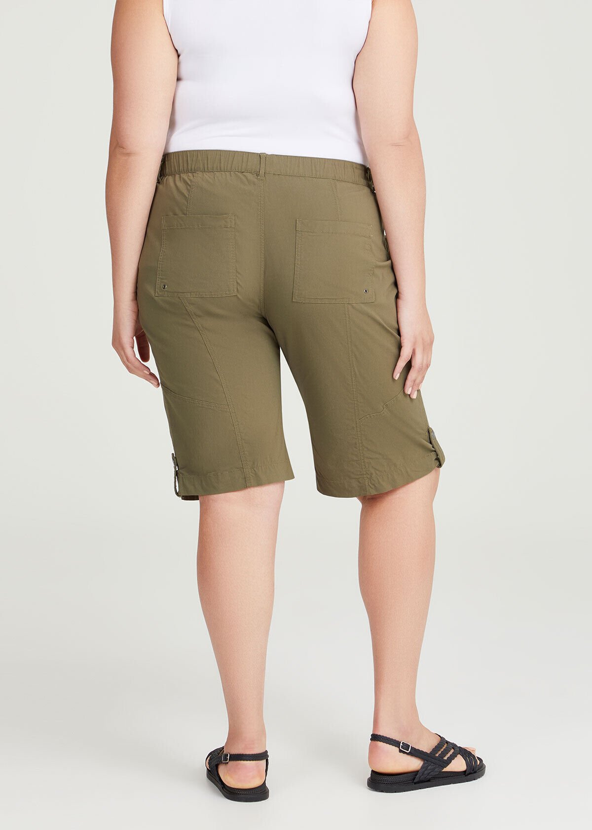 Cargo shorts zip pockets best sale