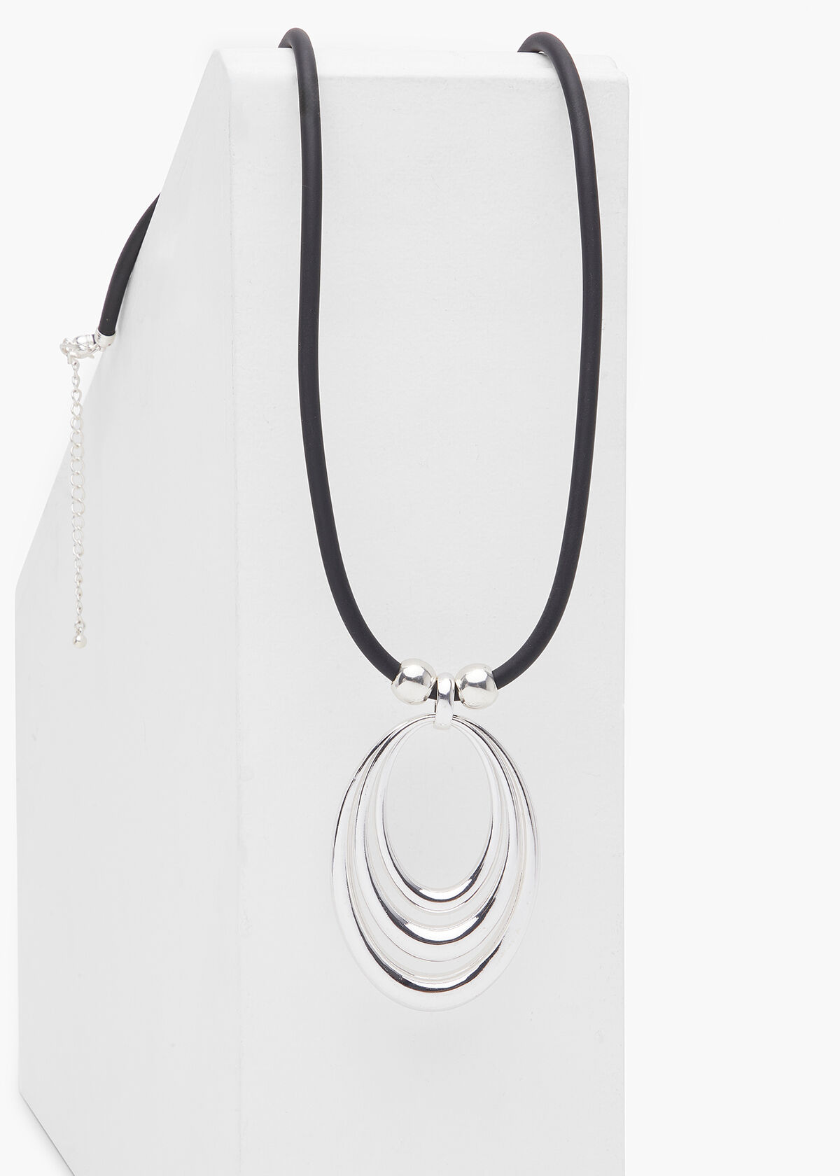 Elegant Hoop Necklace