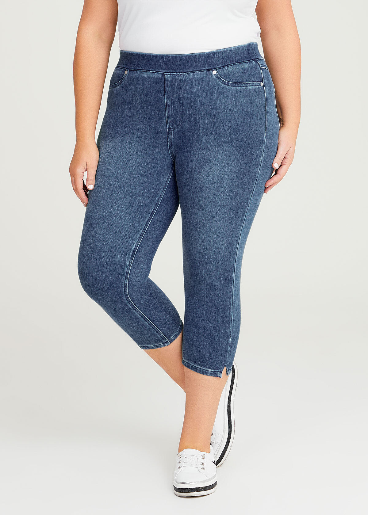 Women's plus size capri joggers discount