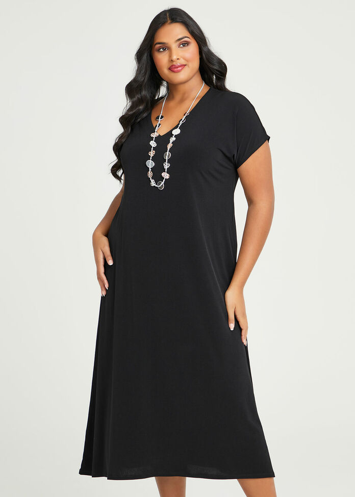 Shop Luna Soiree Maxi Dress in Black, Sizes 12-30 | Taking Shape AU