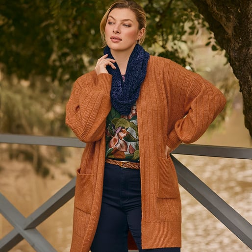 KNITWEAR