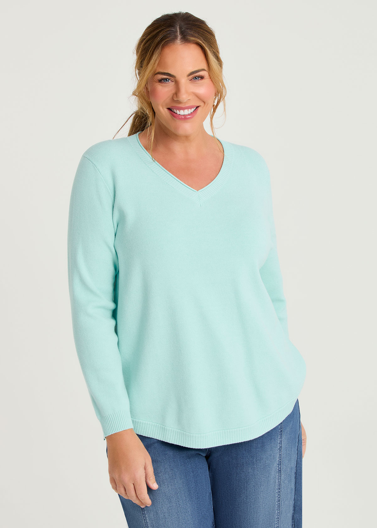 Curved Hem V-neck Jumper