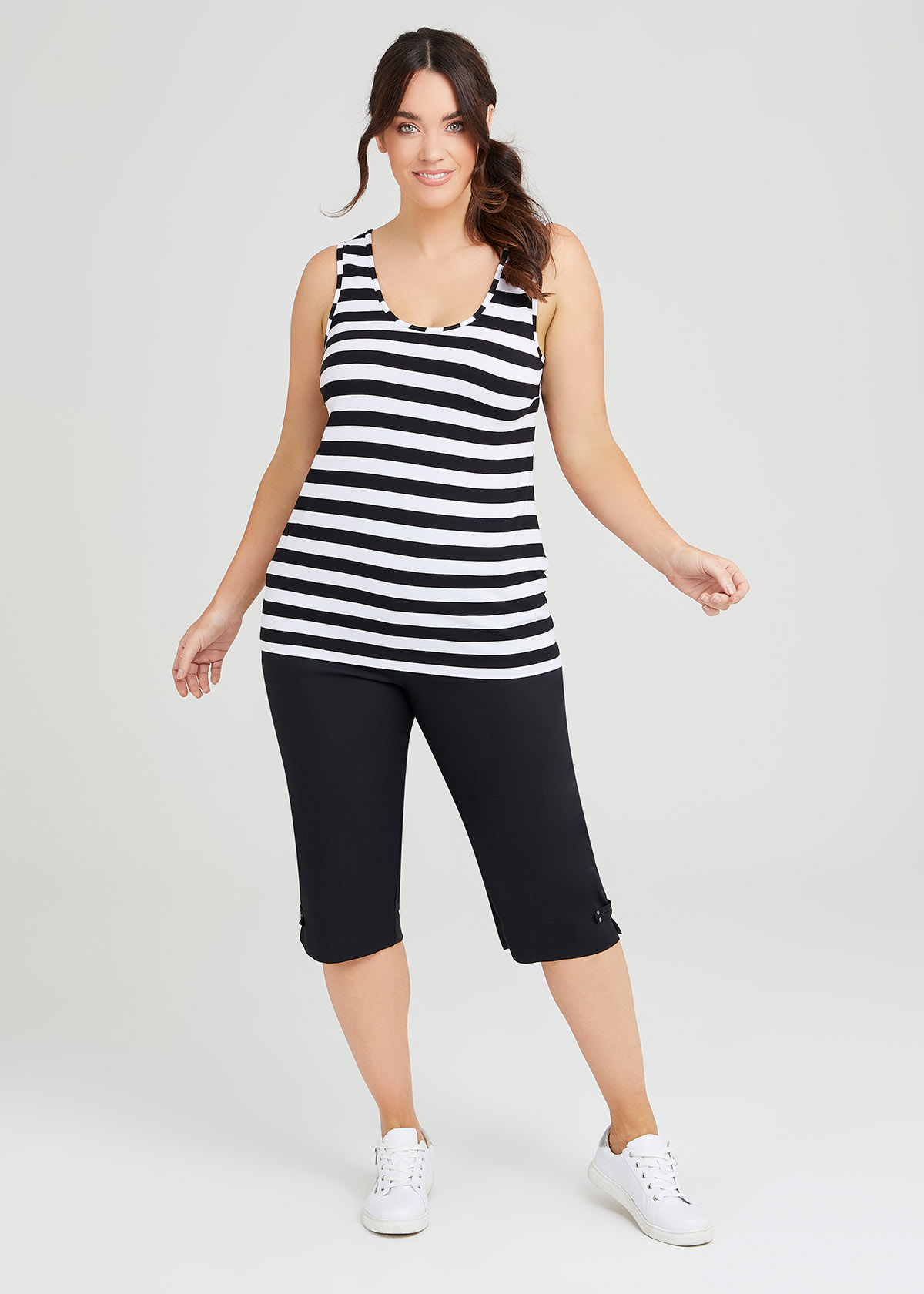 Taking Shape Editorial Essential Short Size 24 in Black, Cotton - Plus Size Women's Shorts