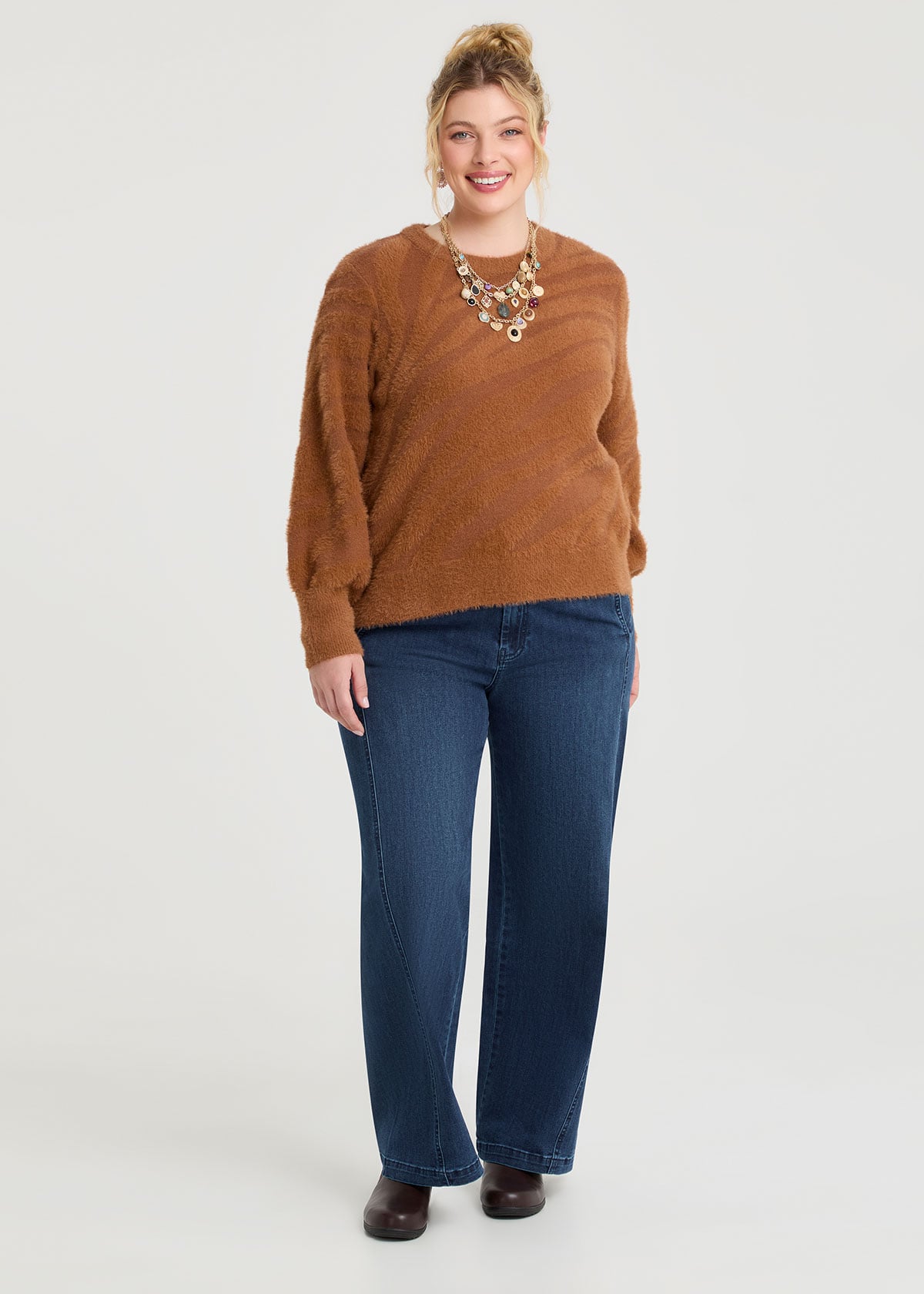 Curved Seam Wide Leg Jean